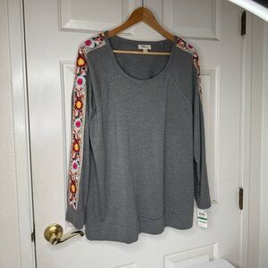 NWT Style & Co. Women’s SZ L Grey Top Embroidered Flowers down sleeve